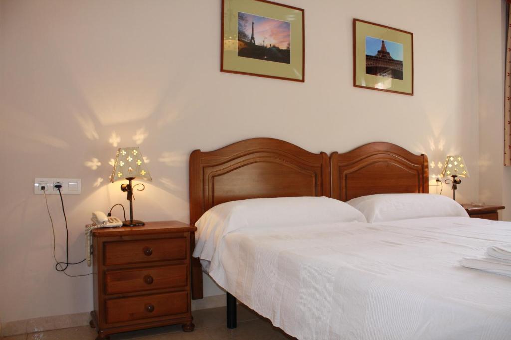 Hostal Carlos 2 La Línea de la Concepción Eksteriør bilde