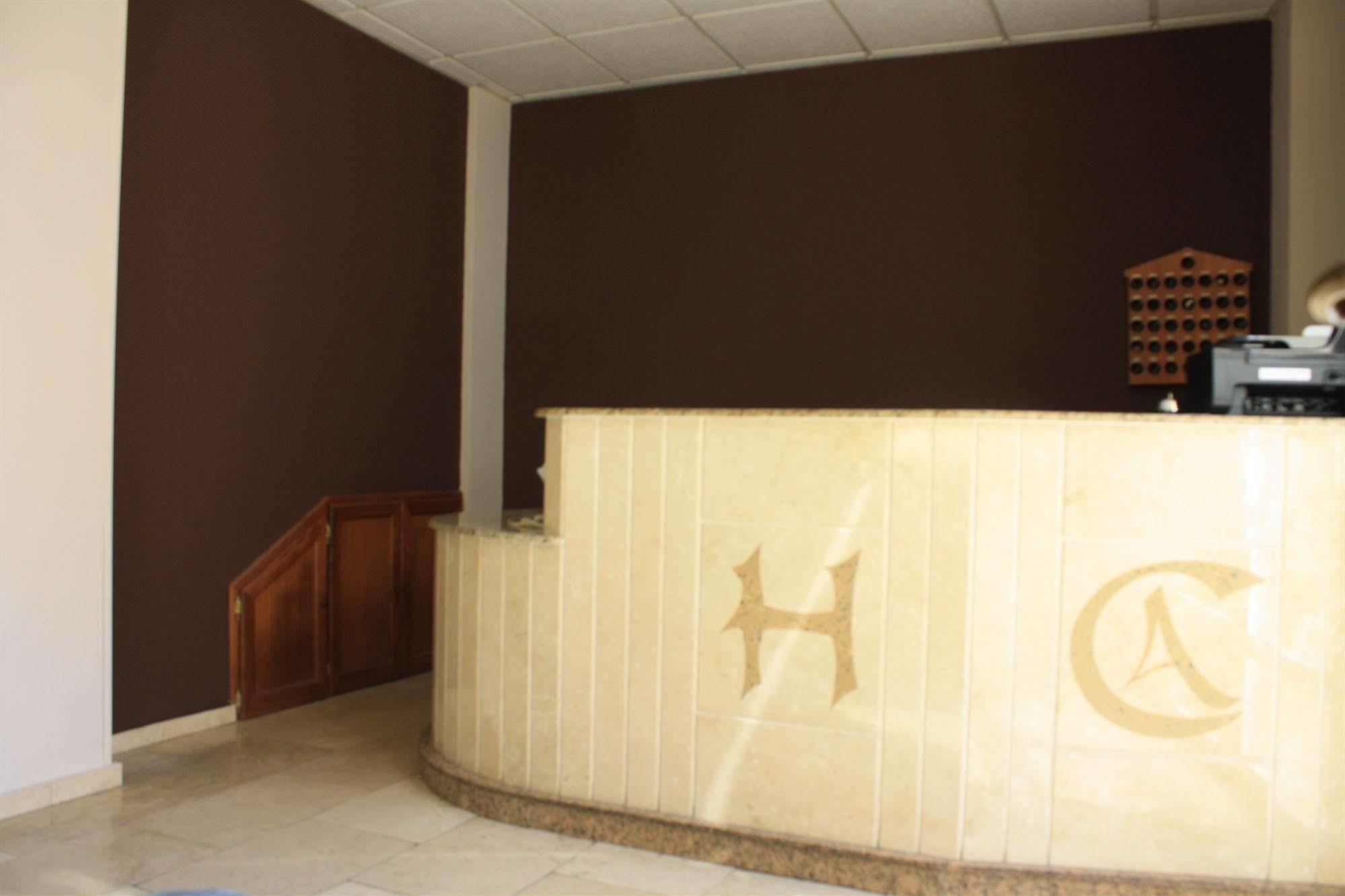 Hostal Carlos 2 La Línea de la Concepción Eksteriør bilde